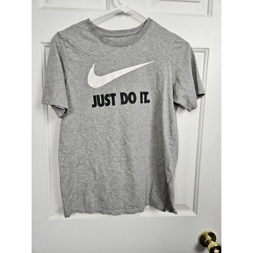 Nike T-Shirt Boys Size XL Athletic Cut Gray